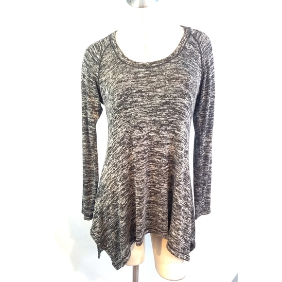 Max Studio Size M Black Gray Knit Top Handkerchief Hem - Picture 1 of 6